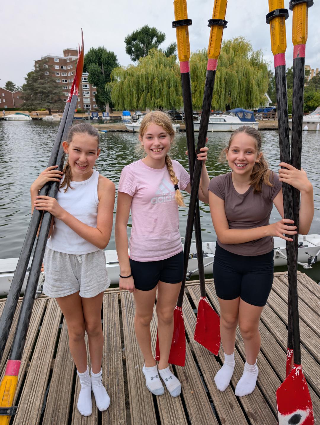 Junior learn to row on the thames age 12-18